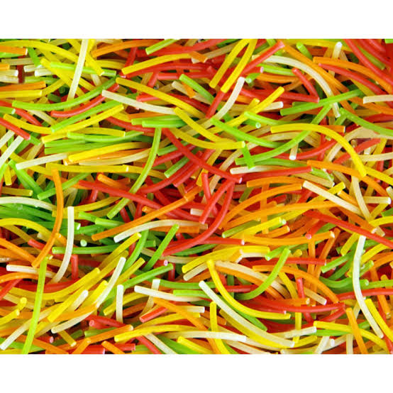 رنگین سویاں کھلی